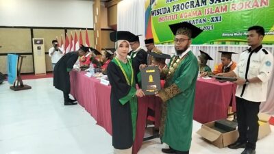 Dua PJ Penghulu di Bagan Sinembah Hadiri Acara Wisudawan/wati IAI Rokan Bagan Batu