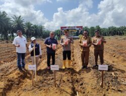 Dukung Program Ketapang, Polsek Bagan Sinembah Tanam Jangung Bersama PT CTP