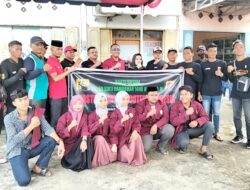 Ketua Master Player Shooter Indonesia Bagi Bagi Takjil Gratis