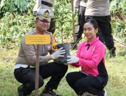 Dukung Penuh Program Kapolda Riau, Kapolres Rohil bersama PJU Tanam Pohon di Mapolres Rohil