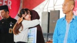 Li Claudia, Wawako Batam Tunaikan Janji Bantuan Insentif Kepada Ratusan Lansia