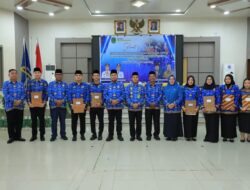 Wakil Bupati kabupaten labuhan batu Utara Dr H Syamsul Tanjung ST MH serah kan SK CPNS