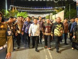 Tampil di IP Plaza, Artis Luar Negeri Semarakkan Malam Even Bakar Tongkang