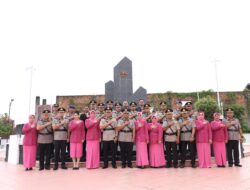 Tabur Bunga di Makam Pahlawan, Kapolres Rohil Pimpin Upacara dalam rangka HUT Bhayangkara ke- 79