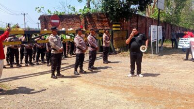 Gabungan Aktivis Peduli Bintan Gelar Aksi Damai di Polsek Bintim dan PT. Gandasari Shipyard Terkait Lambannya Merespon Laporan Pemukulan