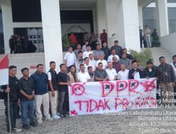 Kantor DPRD Labura Di Demo HMI .