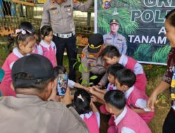 Polsek Bagan Sinembah Laksanakan Sosialisasi Green Policing dan Penanaman Pohon di TK Ananda Bagan Batu