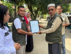Wakil Bupati Labura. Dr H Samsul Tanjung ST MH Serahkan APD dan Sembako kepada Anggota Koperasi