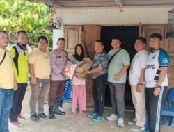 Kepala Desa Gunung Melayu Berikan Tali asih