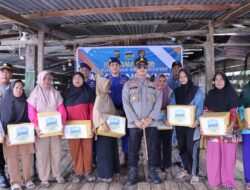 Kapolres  Rokan Hilir Gelar Program Kapolda Riau dan Bagi Paket Sembako.
