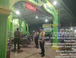Personel Polsek Bagan Sinembah Laksanakan Pengamanan Sholat Tarawih, Situasi Aman dan Kondusif