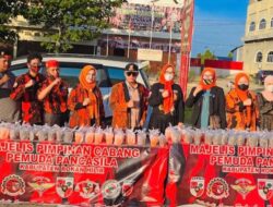 Hari Ke-10 Ramadhan, Tim Takjil MPC PP Rohil Kembali Bagikan Ratusan Paket Gratis untuk Masyarakat