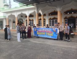 POLSEK BAGAN SINEMBAH BAGIKAN TAKJIL KEPADA MASYARAKAT DI BULAN SUCI RAMADHAN 1447 H