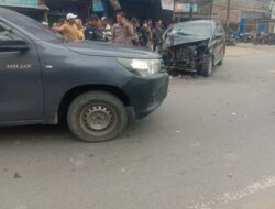 Laka Lantas diBaganbatu, Truk CPO Bertabrakan Dengan Mobil Avanza