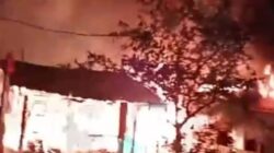 Geger ! Empat Rumah Warga Di Desa Sialang Taji Dilalap Sijago Merah
