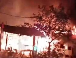 Geger ! Empat Rumah Warga Di Desa Sialang Taji Dilalap Sijago Merah