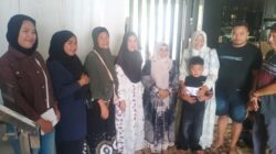 OPEN HOUSE MANTAN WALIKOTA TANJUNGPINANG HAJAH RAHMA DIKUNJUNGI RIBUAN MASYARAKAT