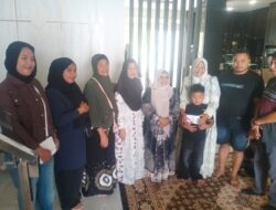OPEN HOUSE MANTAN WALIKOTA TANJUNGPINANG HAJAH RAHMA DIKUNJUNGI RIBUAN MASYARAKAT
