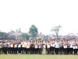 Kapolda Riau Berikan Penghargaan kepada Kapolres Rohil dan Personel atas Pengungkapan 80 Kg Sabu