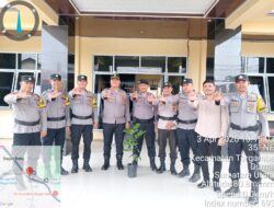 KAPOLSEK BAGAN SINEMBAH BERIKAN BIBIT POHON KEPADA PERSONEL YANG BERULANG TAHUN, WUJUDKAN GREEN POLICING