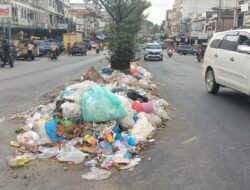 Tumpukan Sampah Menumpuk di Jalan Jenderal Sudirman,Mencermikan Minimnya Kesadaran Masyarakat Bagan Batu