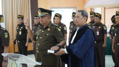 Perkuat Tata Kelola dan Pengawasan, Kajati Kepri Lantik Pejabat Eselon IV Baru