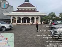 Polsek Bagan Sinembah Amankan Sholat Idul Fitri 1447 H dan Serahkan Bibit Pohon kepada Pengurus Masjid