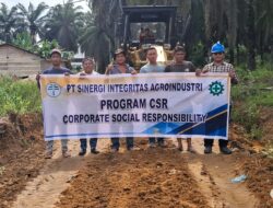 PT Sinergi Integritas Agroindustri (SIA) Lakukan Perawatan Jalan di 12 Titik Desa Bahtera Makmur Lewat Program CSR