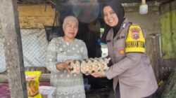 Polsek Bagan Sinembah Tebar Kepedulian Melalui Program Jumat Sedekah, Warga Kurang Mampu Terima Bantuan Sembako