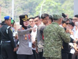 KAPOLRES PESISIR BARAT PIMPIN PENGAMANAN VVIP SAAT KUNJUNGAN PRESIDEN RI DI KABUPATEN PESISIR BARAT