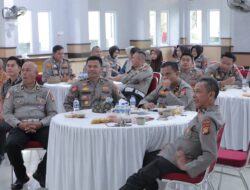 POLRES ROKAN HILIR GELAR NONTON BARENG PIALA DUNIA FIFA 2026 BERSAMA MASYARAKAT