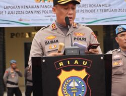 Kapolres Rohil Pimpin Upacara Kenaikan Pangkat, 65 Personel Didorong Tingkatkan Profesionalisme