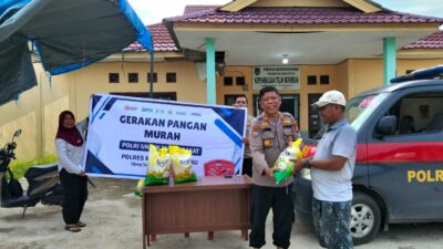 Sat Binmas Polres Rohil Gelar Gerakan Pangan Murah, Salurkan 3 Ton Beras SPHP untuk Masyarakat Teluk Berembun