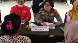 MALARIA MENGANCAM PESISIR SINABOI, EKSPEDISI MERAH PUTIH PRESISI POLDA RIAU HADIR DENGAN PELAYANAN KESEHATAN GRATIS
