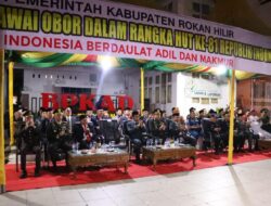 Letkol Inf. M.Ricky P.P.P.A.G.A., S.Hub.Int., M.H.I, Dandim 0321/Rohil Hadiri Upacara Malam Taptu dan Pawai Obor dalam rangka peringatan HUT ke-81 Kemerdekaan RI di Rohil