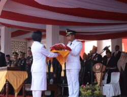 Dandim 0321/Rohil Hadiri Upacara Penurunan Bendera HUT ke-81 RI Tingkat Kabupaten Rokan Hilir