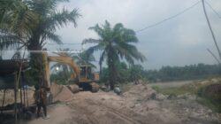 Pertambangan Galian C Pasir Menggunakan Ekscavator Diduga Tidak Sesuai Standard Operator Prosedur.