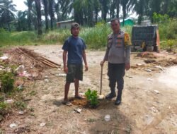 Polres Rokan Hilir Gencarkan Program Green Policing, Bhabinkamtibmas Ajak Warga Peduli Lingkungan