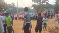 Aksi Tersebut Menjadi Bentuk Protes Spontan Warga Yang Kembali Mengeluhkan Kondisi Jalan lintas Bagan Batu–Tanjung Medan Yang Rusak Dan Berdebu