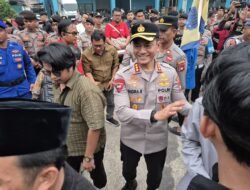 Polresta Tanjungpinang Kawal Aksi Unjuk Rasa Masyarakat di Kantor PLN, Pastikan Situasi Aman dan Kondusif