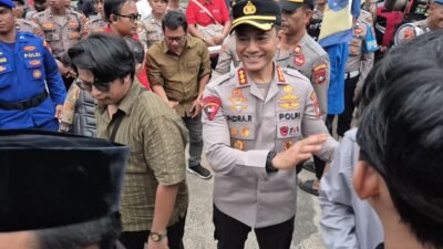 Polresta Tanjungpinang Kawal Aksi Unjuk Rasa Masyarakat di Kantor PLN, Pastikan Situasi Aman dan Kondusif