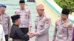 Kunjungi Pulau Penyengat, Kapolda Kepri dan Bhayangkari Salurkan Bansos dan Ajak Masyarakat Jaga Kamtibmas