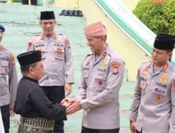 Kunjungi Pulau Penyengat, Kapolda Kepri dan Bhayangkari Salurkan Bansos dan Ajak Masyarakat Jaga Kamtibmas