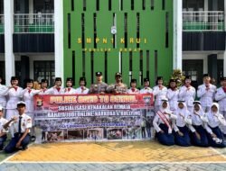 Kasat Binmas IPTU Totok Tri Winarno Jadi Pembina Upacara di SMPN 1 Krui, Tekankan Bahaya Narkoba dan Stop Bullying